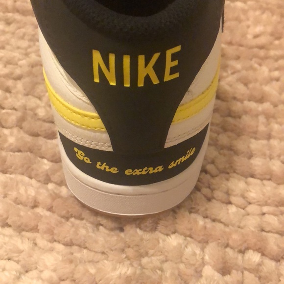 “Court Vision Mid Hol” - Picture 2 of 5